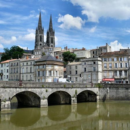 Appartement Lumineux, Wi-Fi Et Parking Prive Niort Kültér fotó